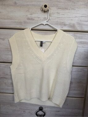 H&M Divided Cream V-Neck Knit Sweater Vest